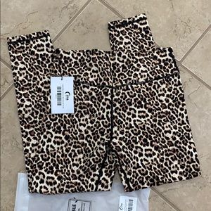 Zyia Active Leopard Scrunchy leggings. Size 12